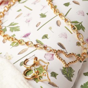 GOLD GRACE NECKLACE